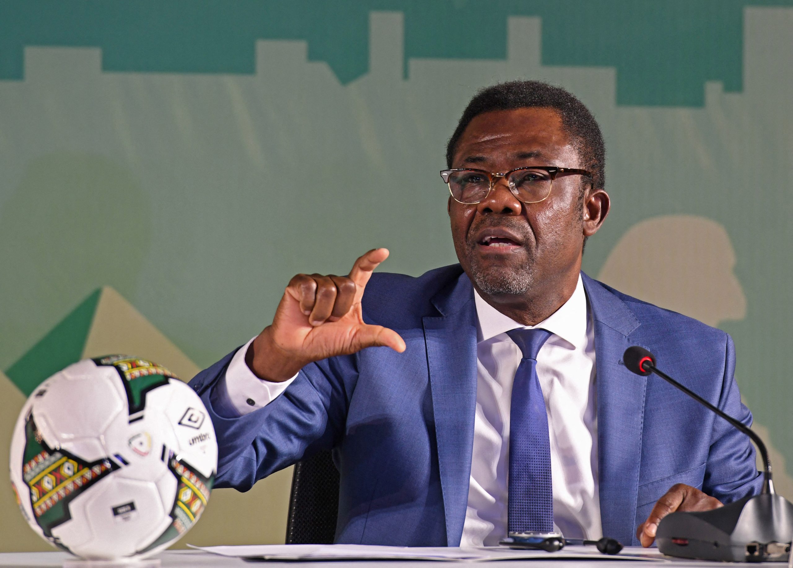 Véron Mosengo-Omba élu président de la FECOFA