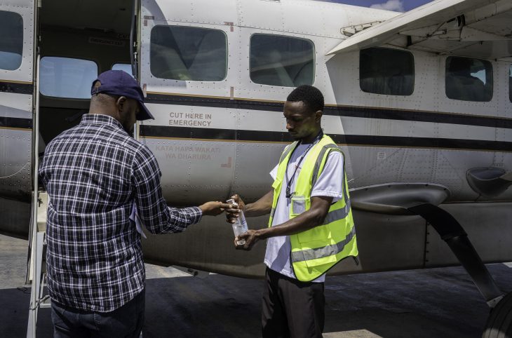 Ebola : la Belgique refuse de suivre les États-Unis sur les restrictions visant les voyageurs congolais