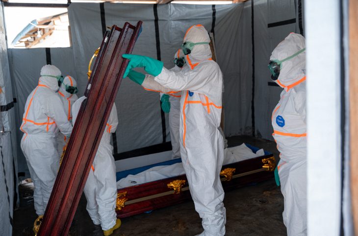 🎧Comment sont gérés les décès liés à Ebola ?