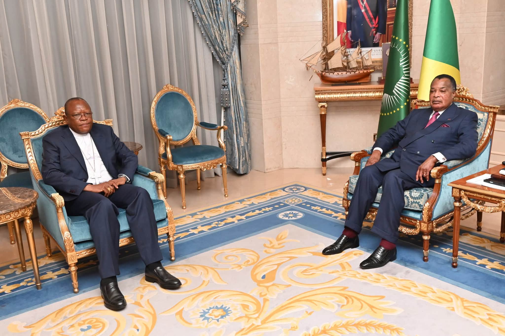 Denis Sassou-Nguesso échange avec le cardinal Fridolin Ambongo, tandis que la C64 durcit ses conditions pour un dialogue politique