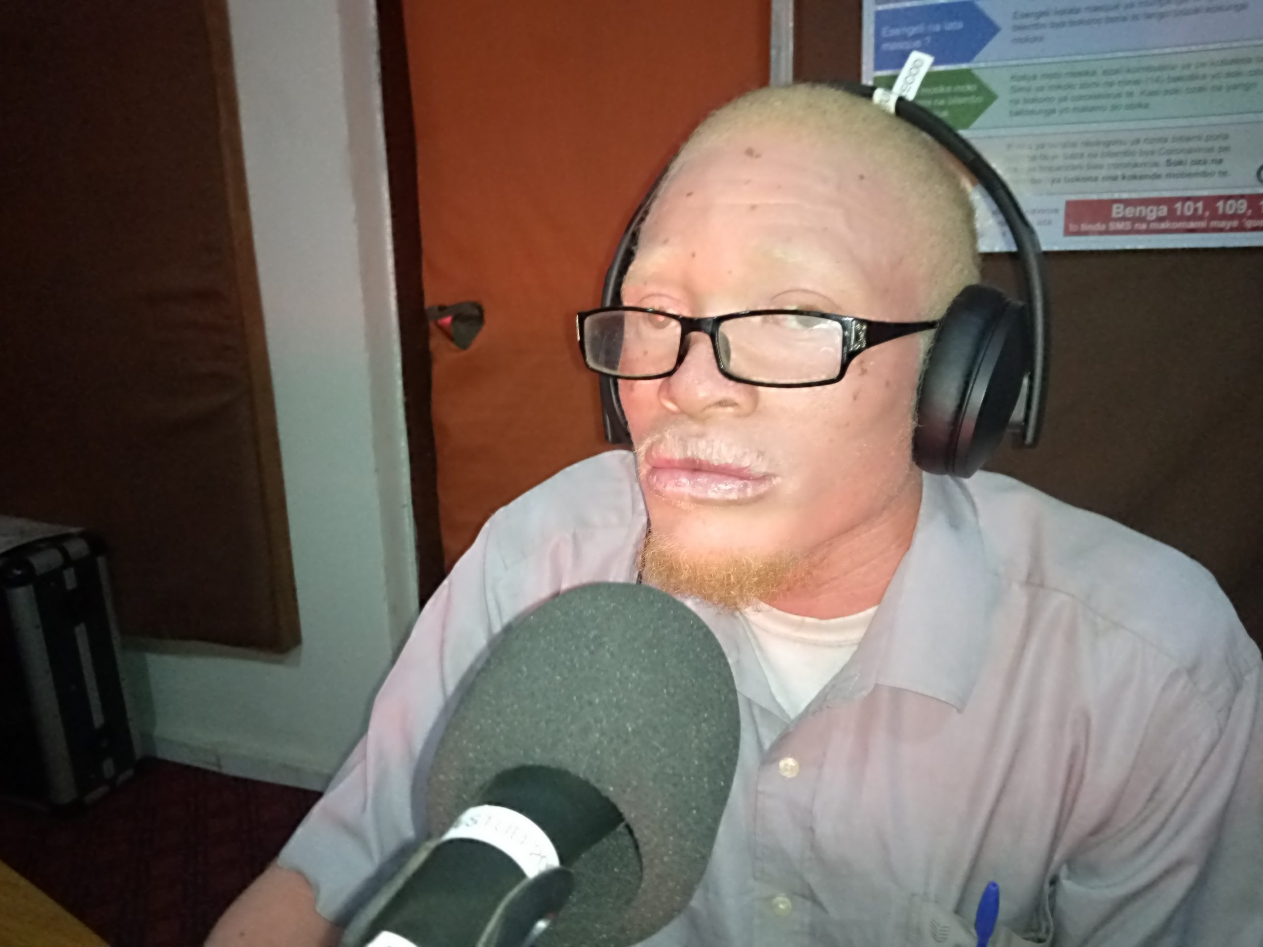 Kananga : Patrick Théodore MUTSHIPAYI vulgarise les droits des albinos