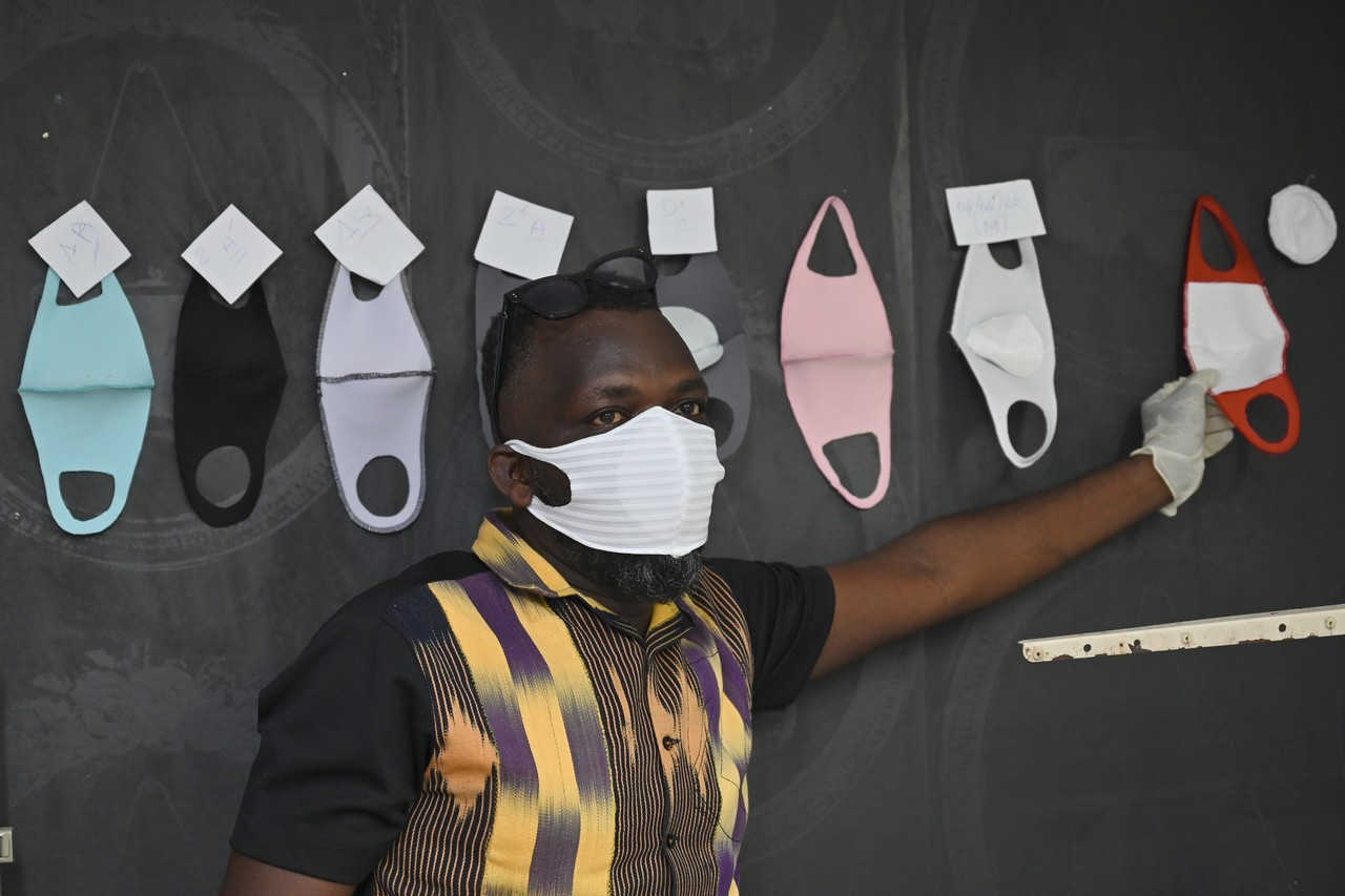 Mbandaka : la population porte de plus en plus des masques pour se protéger du coronavirus