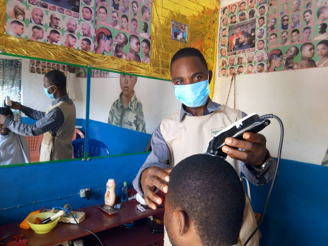 Covid-19 : des salons de coiffure en mode prévention à Kananga