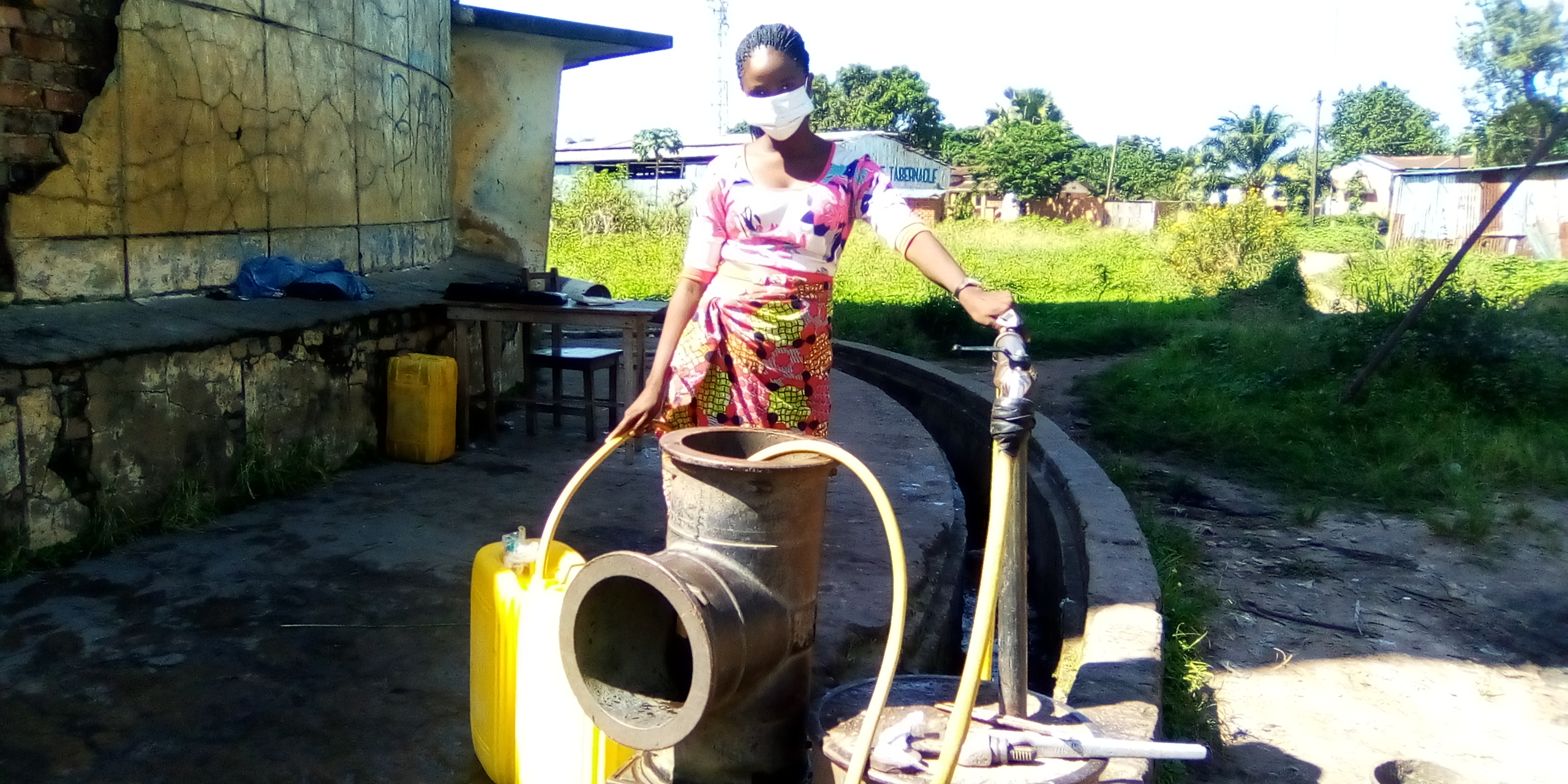 Christine NGOMBE, vendeuse d’eau et sensibilisatrice contre COVID19