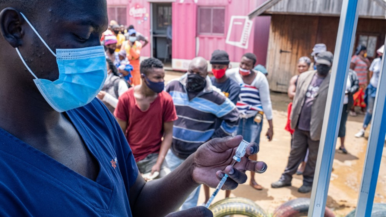 Un record de presque 300.000 vaccinés contre la covid-19 en un mois