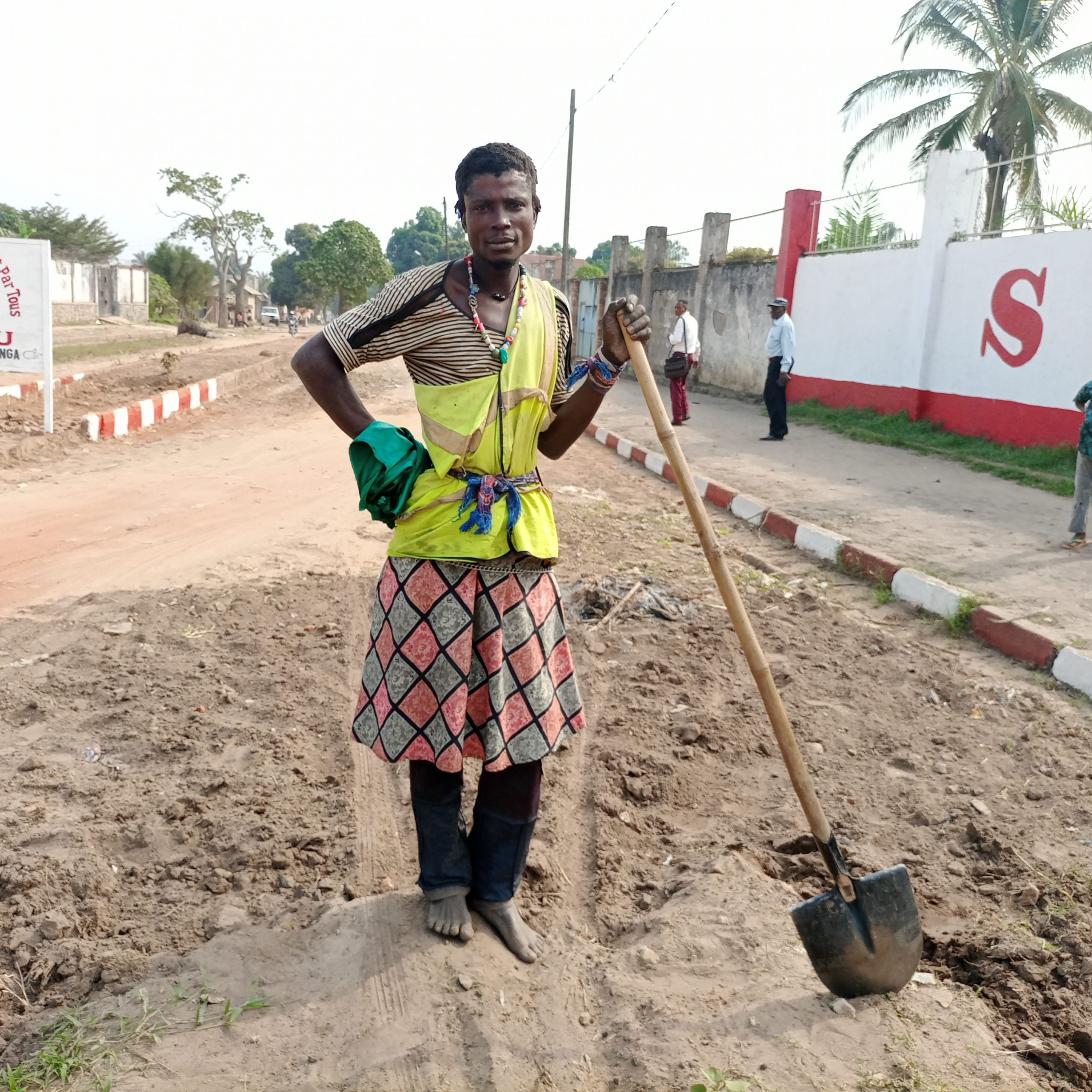 Kananga : Kabamba  Dibanda, un cantonnier manuel volontaire