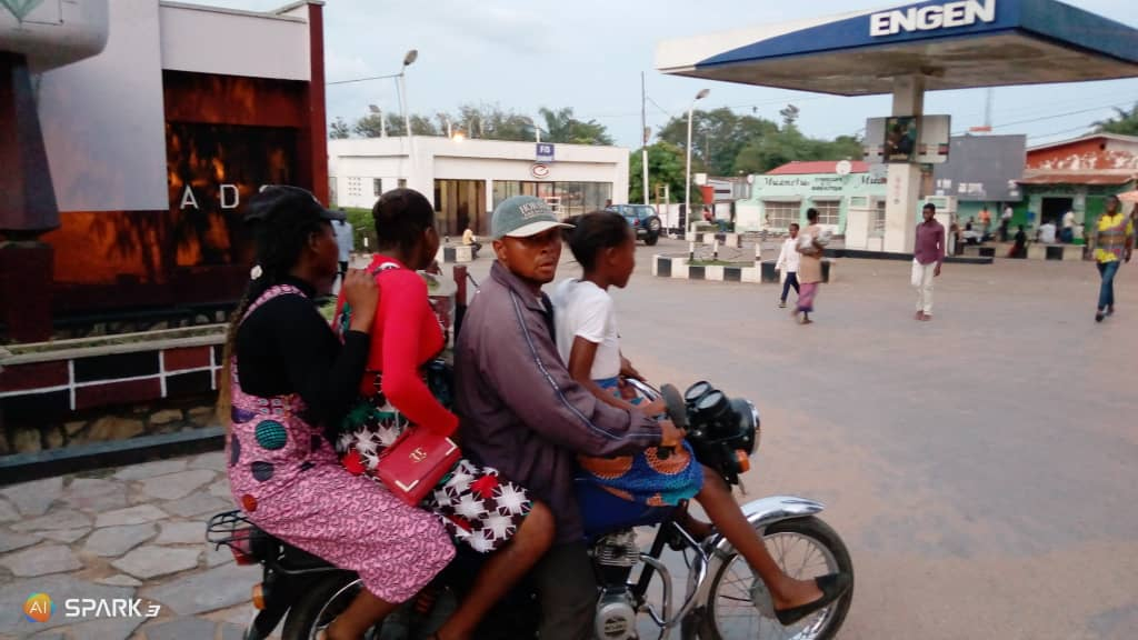 Non-respect des mesures de prévention contre le covid-19 dans les transports en commun à Mbuji-Mayi